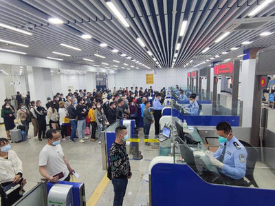 广西东兴口岸一季度累计出入境人员同比增长7.2倍